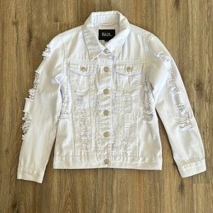Dazl Distressed White Jean Jacket Size Medium